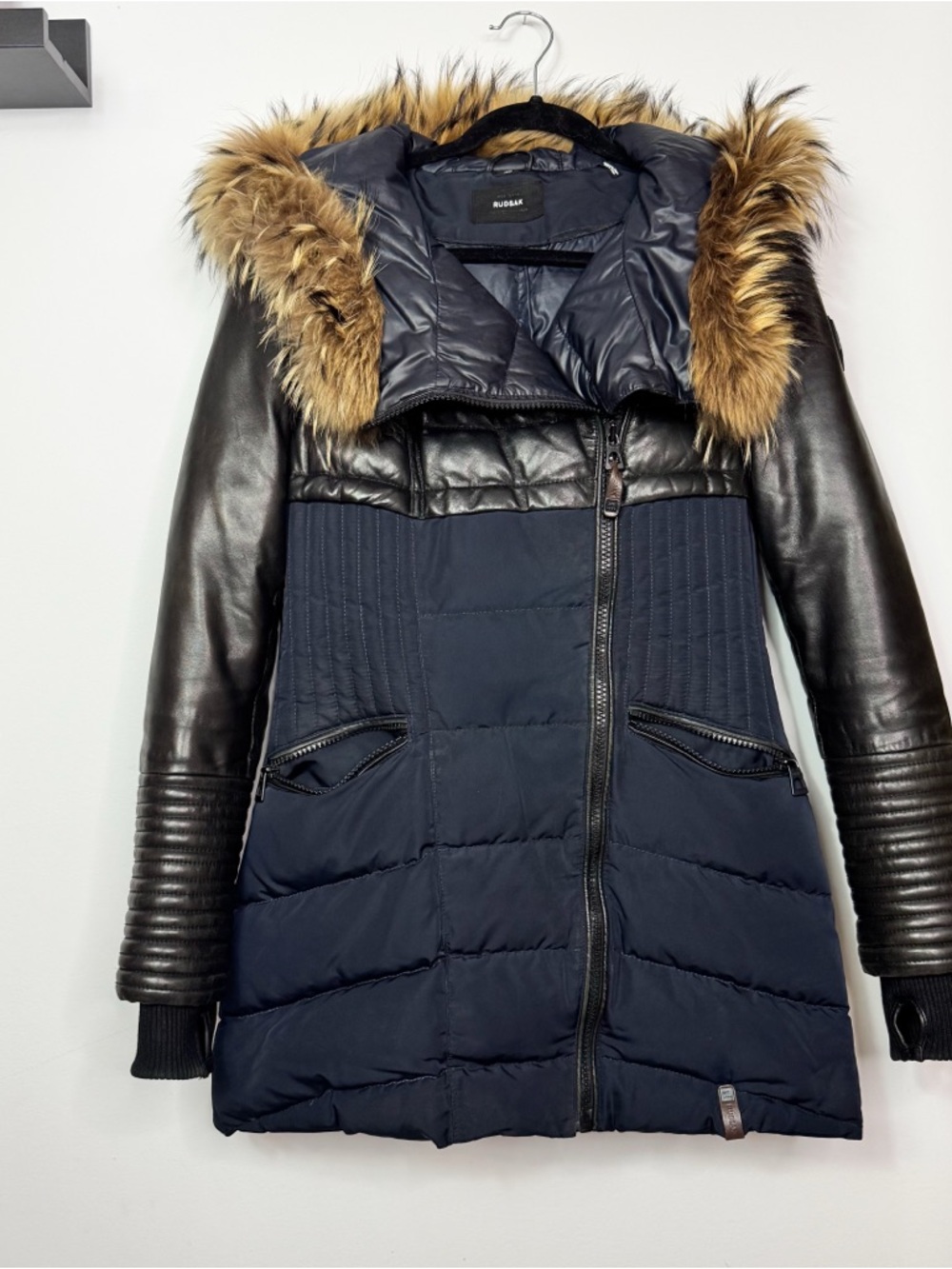 RUDSAK Navy and Black Mixed-Media Puffer Coat with Fur Trim Sz.M